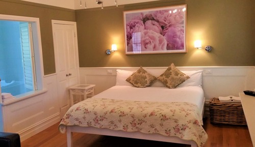 Botanica Cottage