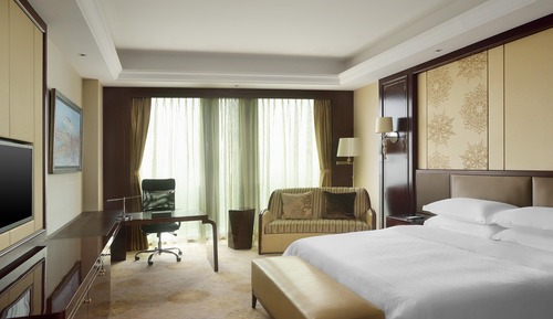 Club Room, 1 King Bed