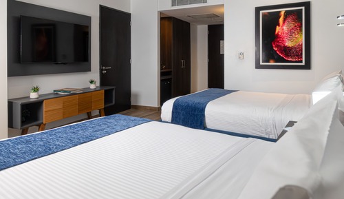 Room, 2 Double Beds, City View