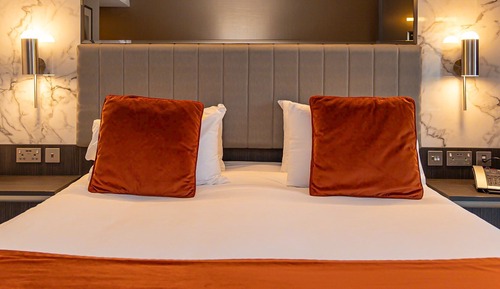 Signature Plus Room