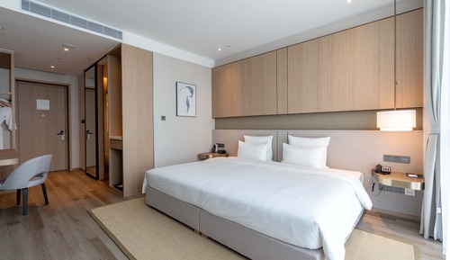 Standard Room, 1 King Bed