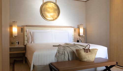 One Bedroom Panoramic Suite