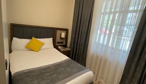 Economy Room