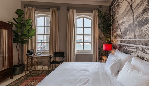 Elite Room