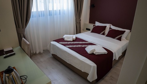 Economy Room