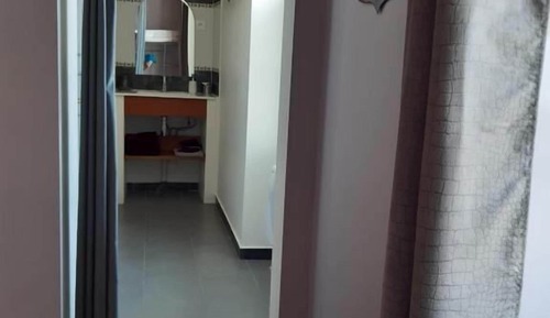 Basic Room, 1 Queen Bed, Private Bathroom
