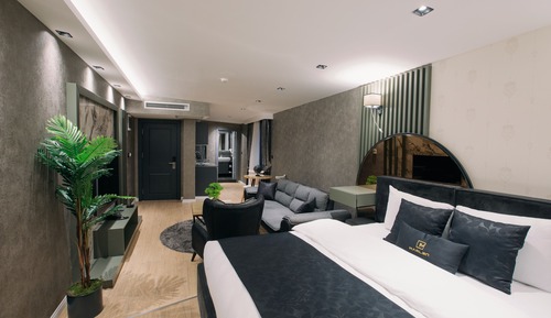 Exclusive Studio Suite