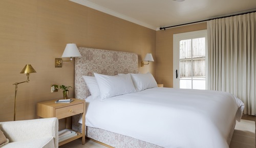 Premier Room, 1 King Bed, Patio
