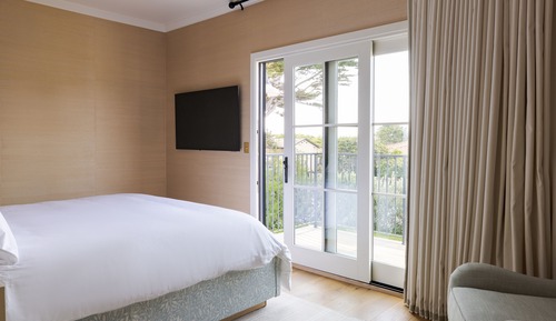 Premier Room, 1 King Bed, Balcony, Garden View