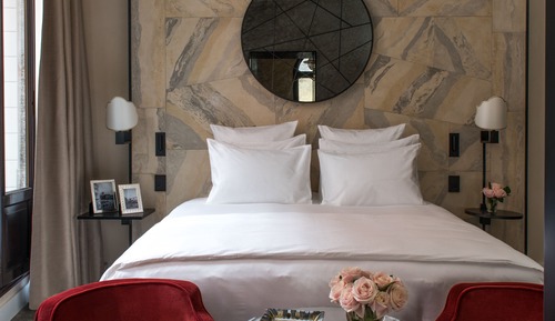 Deluxe Double Room, 1 King Bed, Pool Access