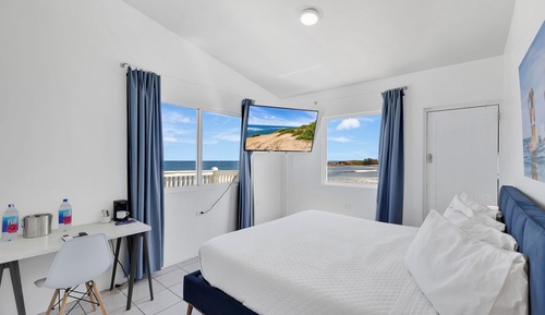 Basic Room, Beachside