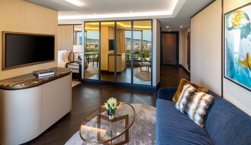 Junior Suite w/Balcony