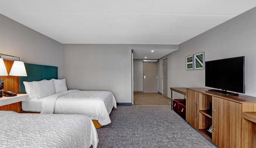 Room, 2 Queen Beds, Accessible, Bathtub (Mobility & Hearing)
