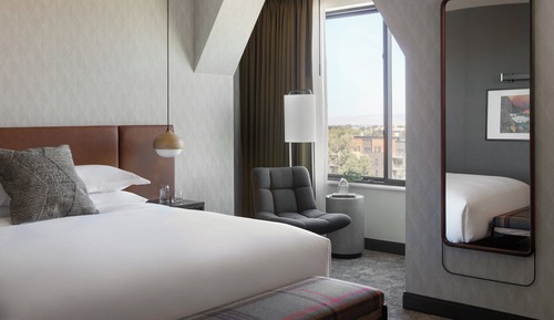 Room (Essential)