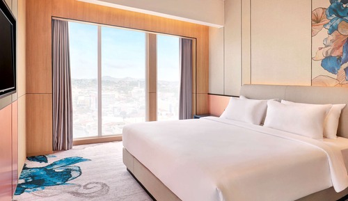 Deluxe Suite, 1 King Bed