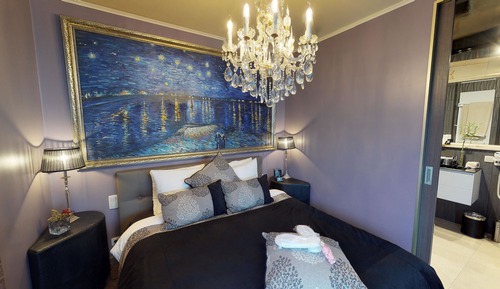 Luxury Double Room (Van Gogh)