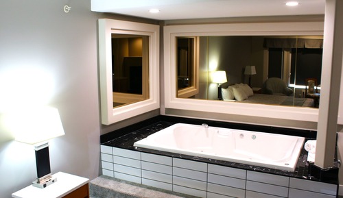 Deluxe Studio Suite, 1 King Bed, Jetted Tub