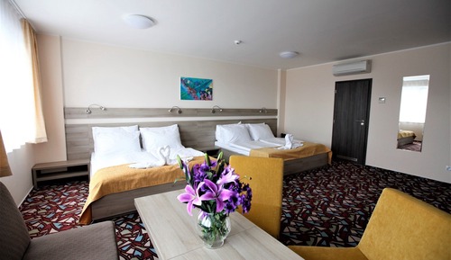 Deluxe Quadruple Room, 2 Queen Beds
