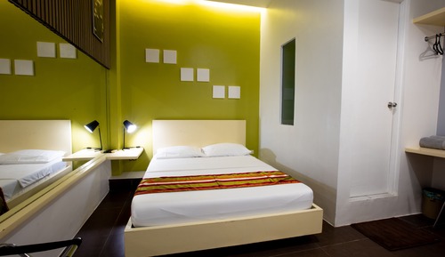 Standard Queen Room