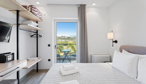 Deluxe Suite (Blue)