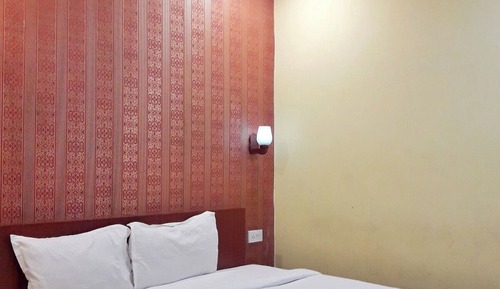 Economy King Bed Room