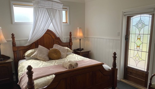 Seacroft Studio,1 King bed, Sea View, Patio