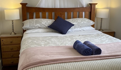 Seacroft Room 3, 1 Queen bed, Ocean view