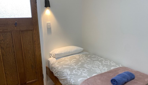 Seacroft Room 10, 2 Twin beds, Courtyard view