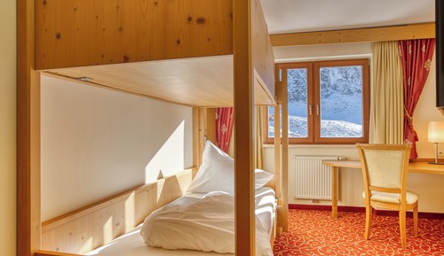 Family Suite, 2 Bedrooms, Mountain View