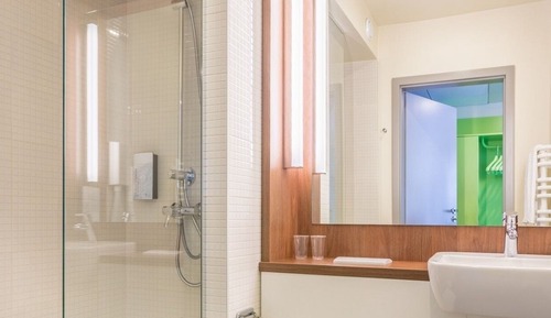 Basic Room, 2 Twin Beds, Non Smoking, City View
