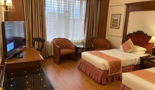 Club Twin Room
