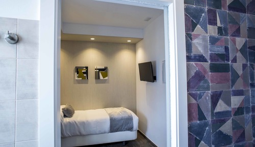 Single Room, Private Bathroom