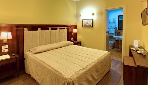 Deluxe Double Room, Private Bathroom, City View