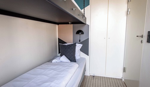 Apartment, 2 Bedrooms (Street-side - 4 Beds)