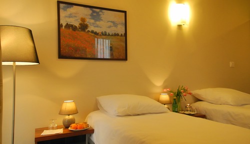 Standard Studio, 2 Twin Beds