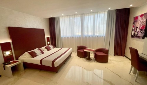 Junior Suite, 1 King Bed