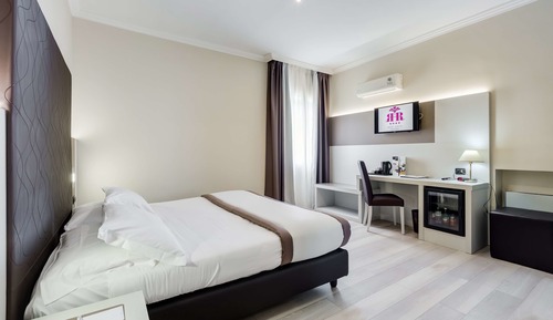 Standard Room, 1 Queen Bed