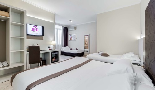 Family Room, Multiple Beds
