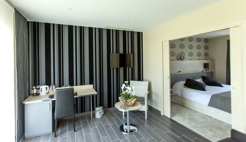 Double Room (Shower)