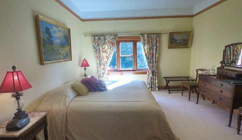 Country Estate Deluxe Double Room,1 King Bed, Ensuite Mountain View