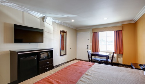 Deluxe Room, 1 King Bed, Non-Smoking