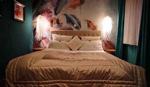 Deluxe Double Room, 1 King Bed, Non Smoking (with air condition)