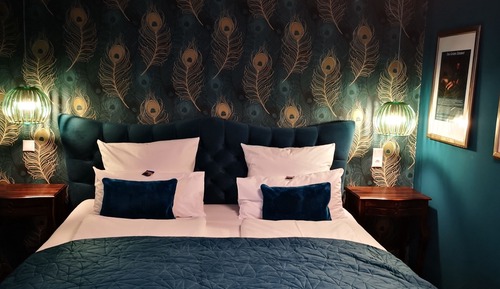 Signature Room