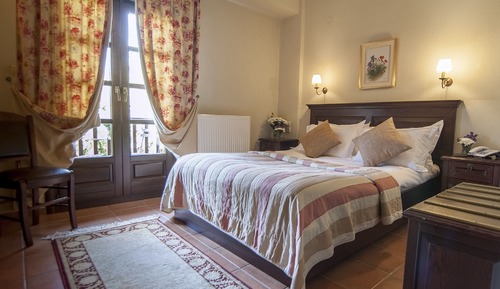 Single Room (Mountain and Partial Meteora View)