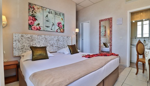 Standard Room, 2 Twin Beds, City View