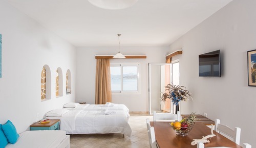 Studio, Sea View