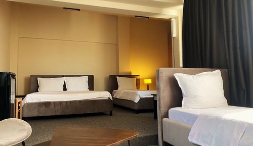 Deluxe Suite