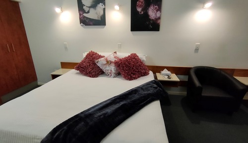 Deluxe Room, 1 King Bed