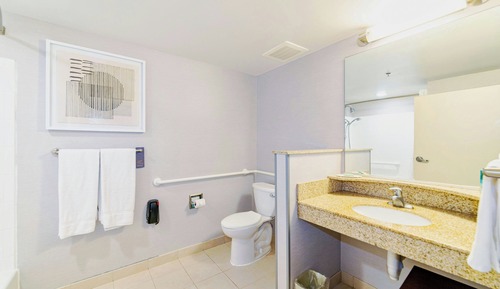 Room, 2 Queen Beds, Non Smoking (Mobility/Hearing Access, Roll-In Shwr)
