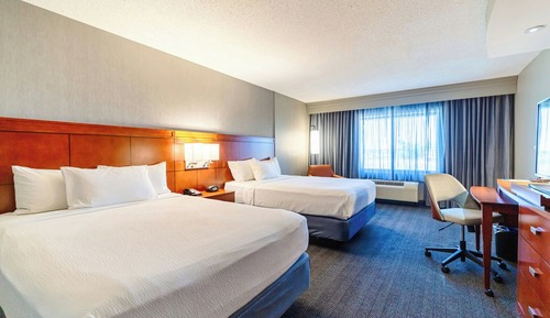 Room, 2 Queen Beds, Non Smoking (Mobility/Hearing Accessible, Tub)